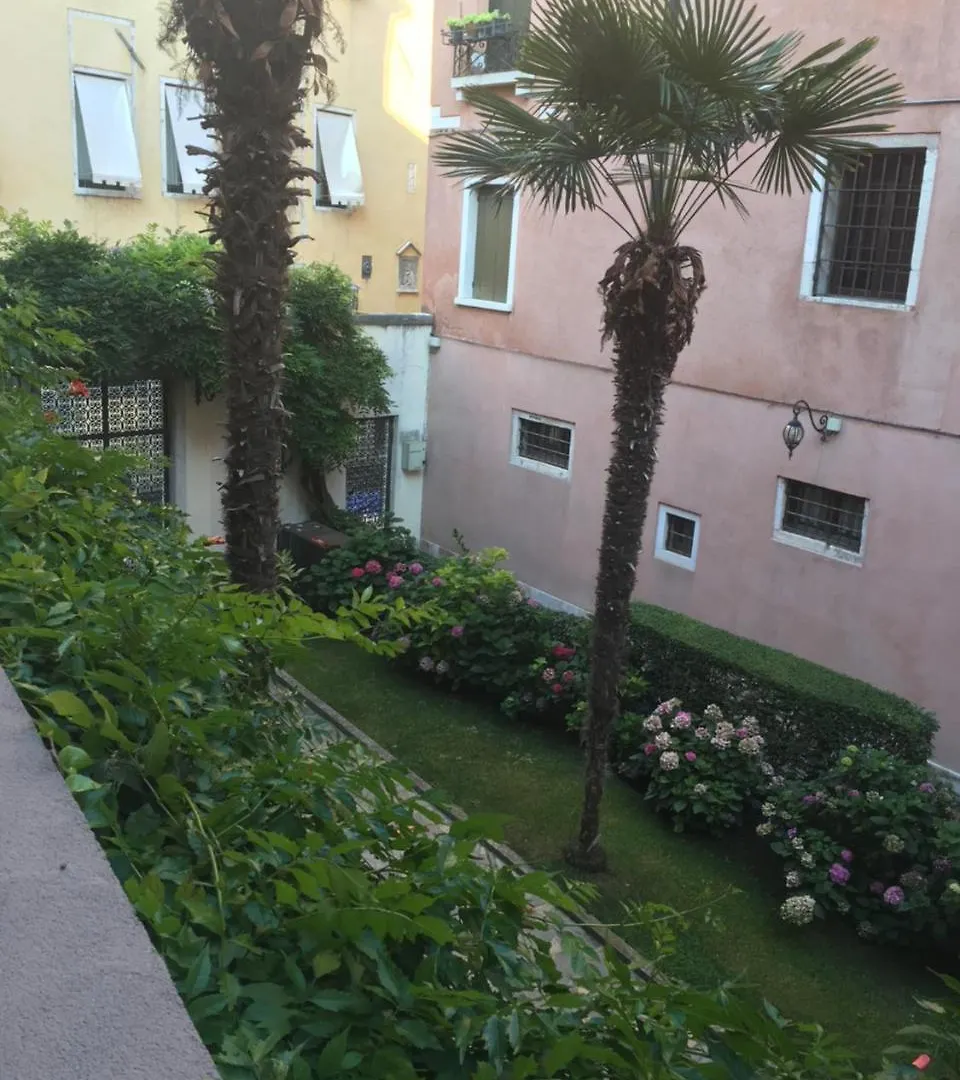 ** Guest house San Marco Design Suites Venice Italy