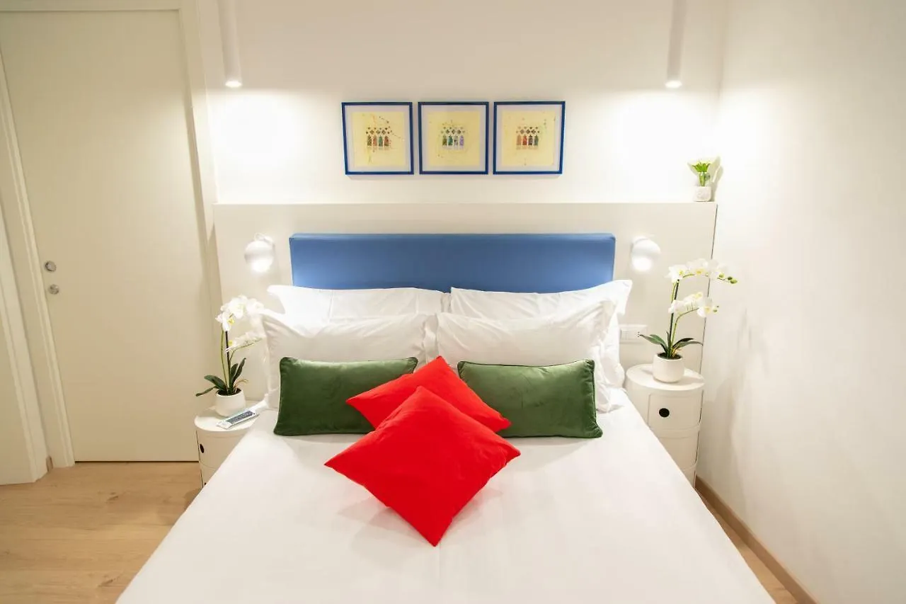 San Marco Design Suites Venice 2*,