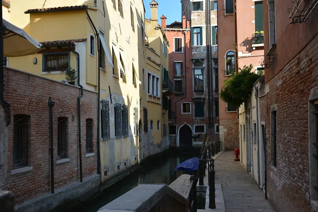 ** ゲストハウス San Marco Design Suites ヴェネツィア イタリア